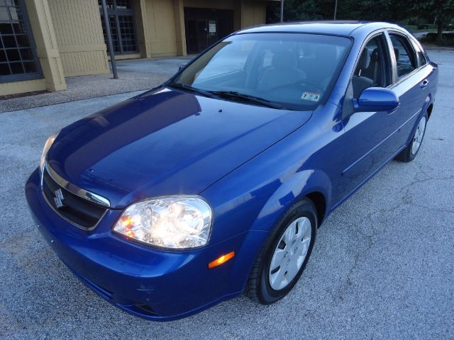 Suzuki Forenza 2008 photo 21