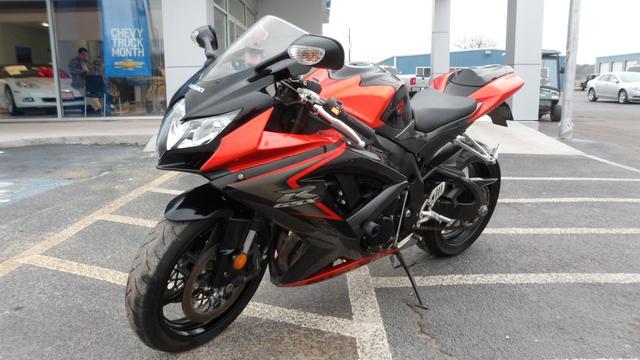 Suzuki GSX-R750 2008 photo 2