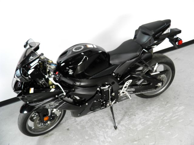 Suzuki GSX-R750 2011 photo 3