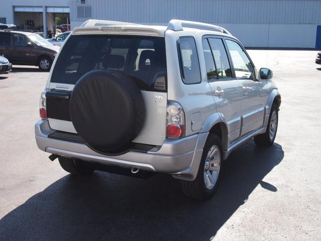 Suzuki Grand Vitara 2004 photo 3