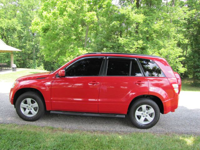 Suzuki Grand Vitara 4X4 SR5 CREW SUV