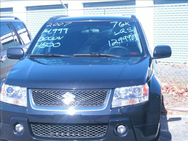 Suzuki Grand Vitara 4X4 SR5 CREW SUV