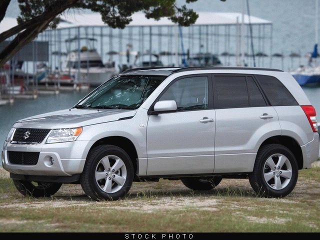 Suzuki Grand Vitara 2010 photo 2