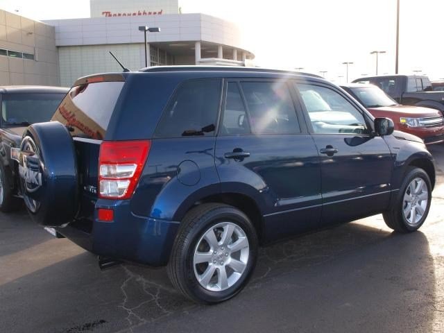 Suzuki Grand Vitara 2011 photo 2