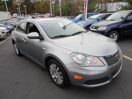 Suzuki Kizashi 2010 photo 2