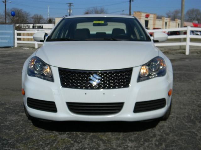 Suzuki Kizashi 2010 photo 1