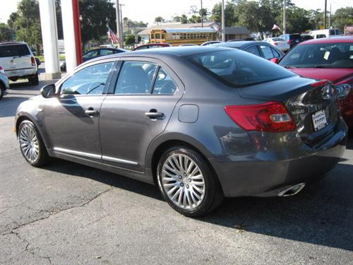 Suzuki Kizashi 2010 photo 3