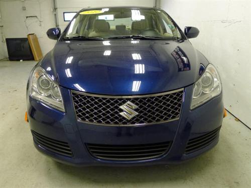 Suzuki Kizashi 2010 photo 1