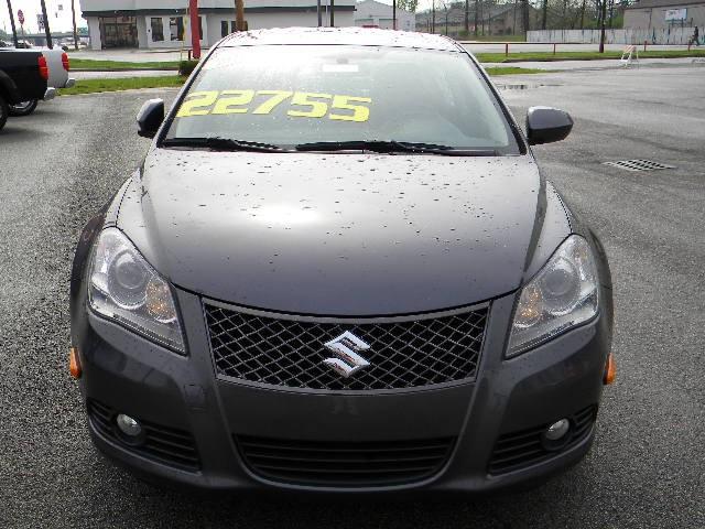 Suzuki Kizashi 2010 photo 1