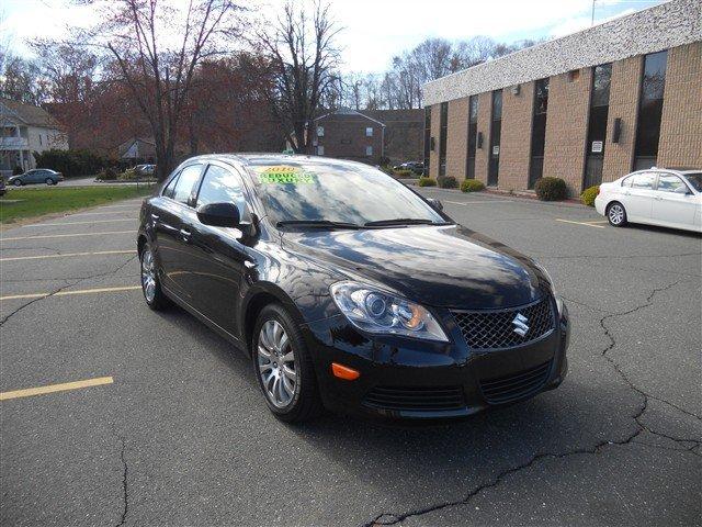 Suzuki Kizashi SE Sedan