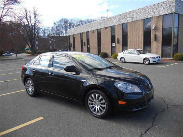 Suzuki Kizashi 2010 photo 1