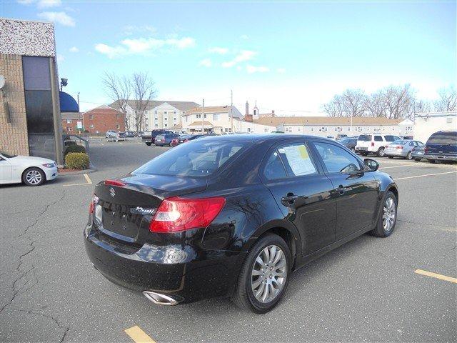 Suzuki Kizashi 2010 photo 3