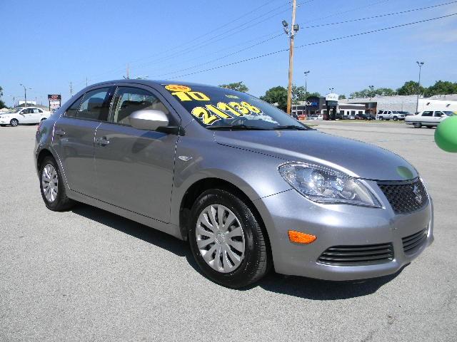 Suzuki Kizashi 2010 photo 2