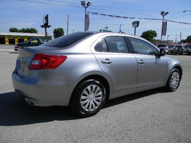 Suzuki Kizashi 2010 photo 3