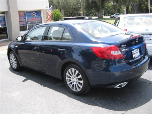 Suzuki Kizashi 2010 photo 3