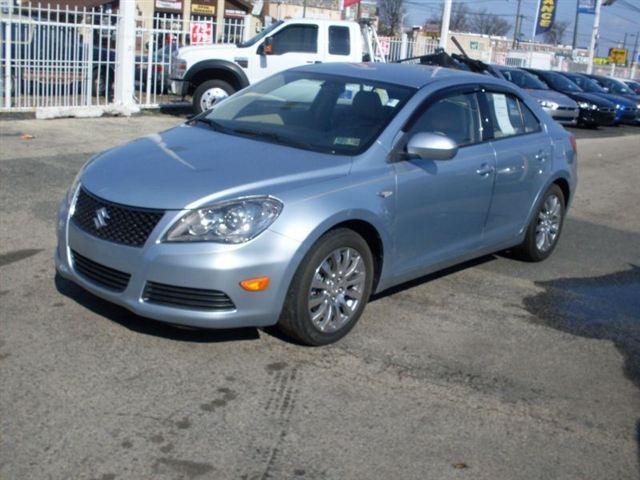 Suzuki Kizashi 2010 photo 1