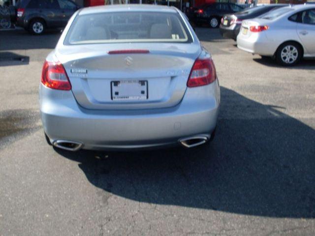 Suzuki Kizashi 2010 photo 3