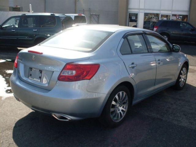 Suzuki Kizashi 2010 photo 4