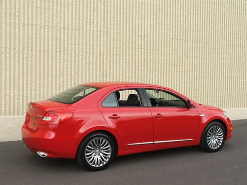 Suzuki Kizashi 2010 photo 4