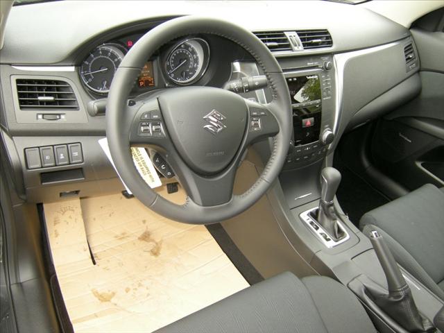 Suzuki Kizashi 2010 photo 3