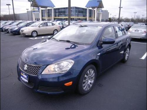 Suzuki Kizashi 2010 photo 1