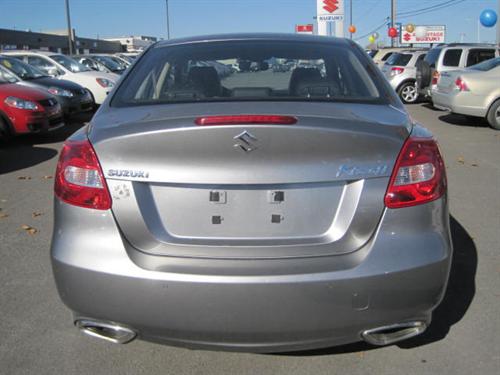 Suzuki Kizashi 2010 photo 4