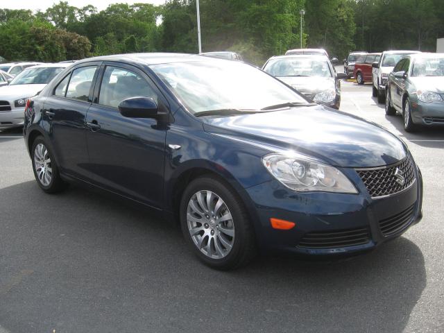 Suzuki Kizashi SE Sedan