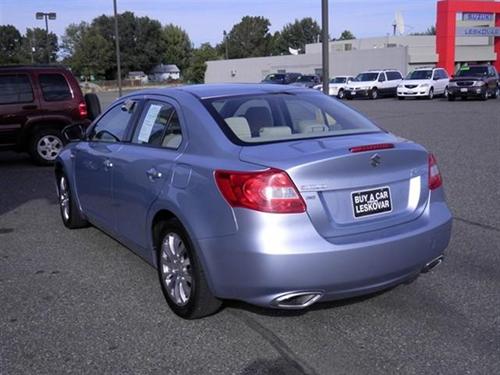 Suzuki Kizashi 2010 photo 4