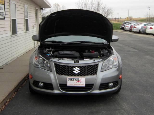 Suzuki Kizashi 2010 photo 5