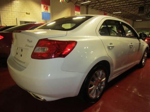 Suzuki Kizashi 2010 photo 1