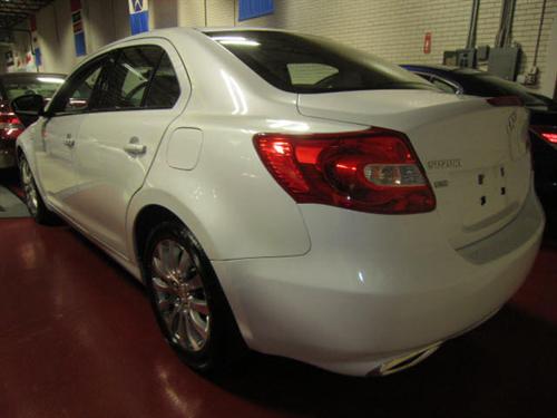 Suzuki Kizashi 2010 photo 2