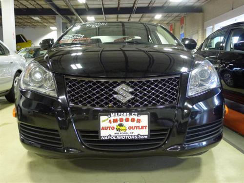 Suzuki Kizashi 2010 photo 1