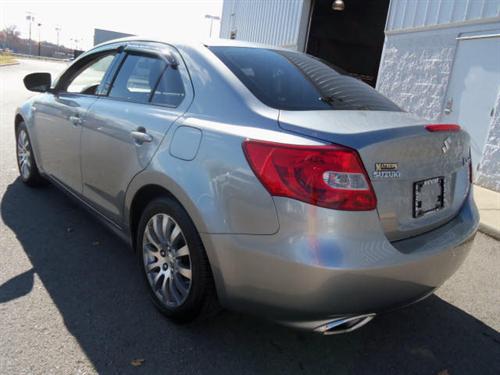 Suzuki Kizashi 2010 photo 2