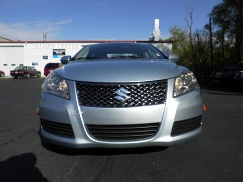 Suzuki Kizashi 2010 photo 4