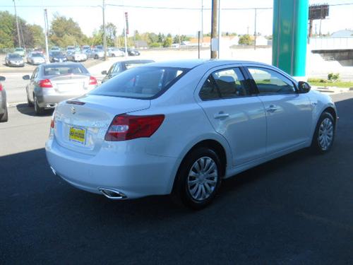 Suzuki Kizashi 2011 photo 1