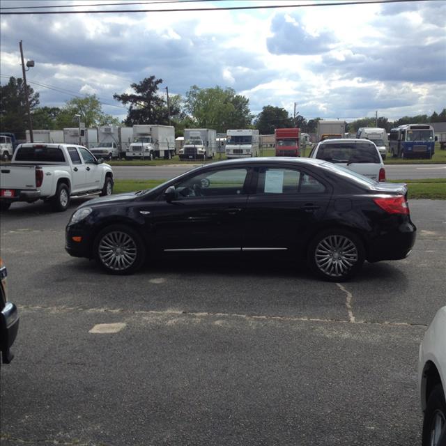 Suzuki Kizashi 2011 photo 2