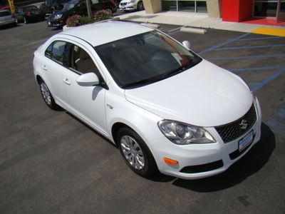 Suzuki Kizashi 2011 photo 2