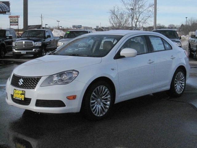 Suzuki Kizashi 2011 photo 2