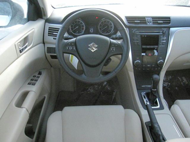 Suzuki Kizashi 2011 photo 4