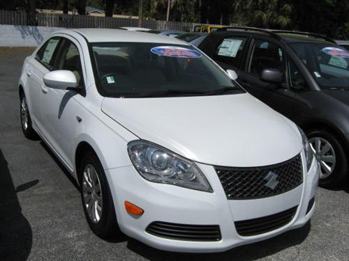 Suzuki Kizashi 2011 photo 5