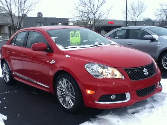 Suzuki Kizashi SE Sedan