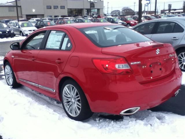 Suzuki Kizashi 2011 photo 4