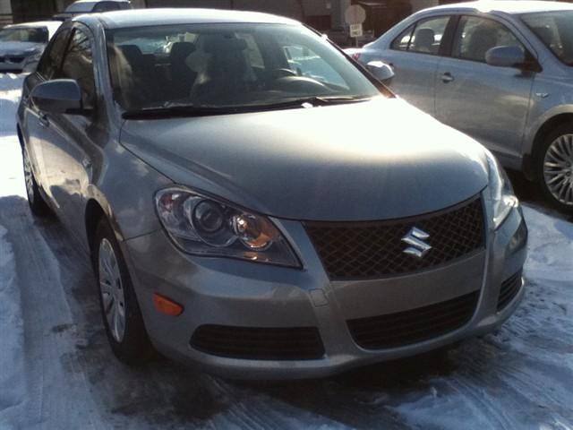 Suzuki Kizashi 2011 photo 1