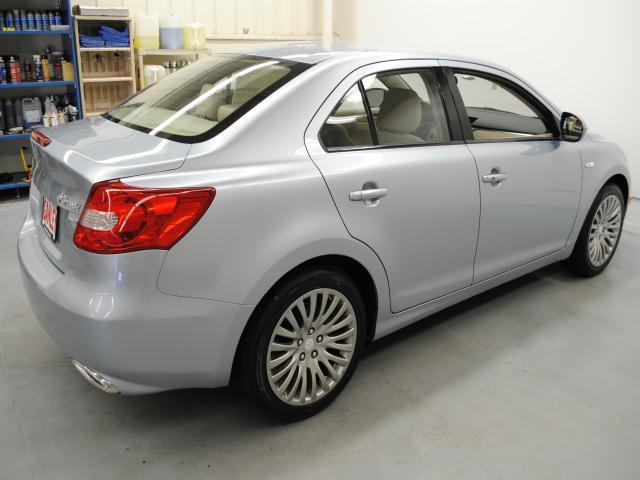 Suzuki Kizashi 2011 photo 5