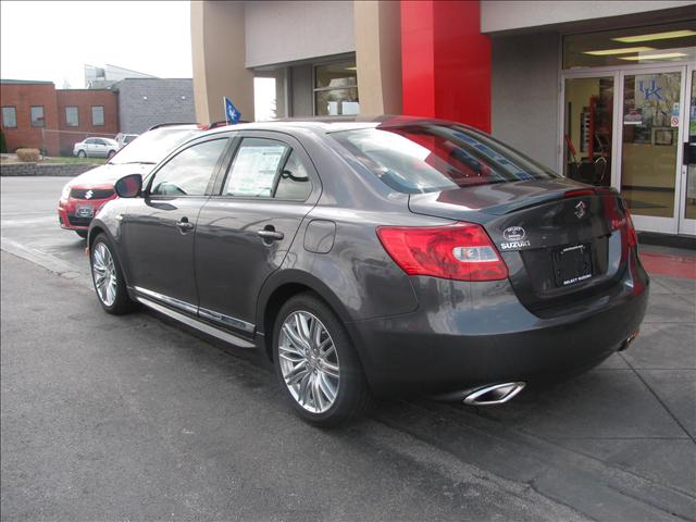 Suzuki Kizashi 2011 photo 2