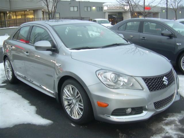 Suzuki Kizashi 2011 photo 0