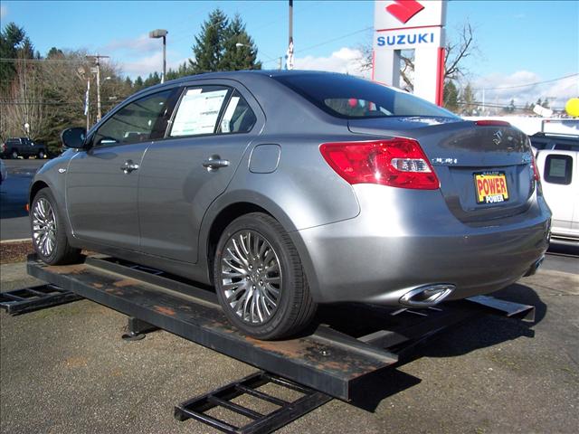 Suzuki Kizashi 2011 photo 2