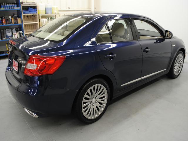 Suzuki Kizashi 2011 photo 5