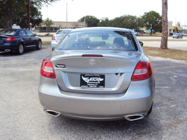 Suzuki Kizashi 2011 photo 3