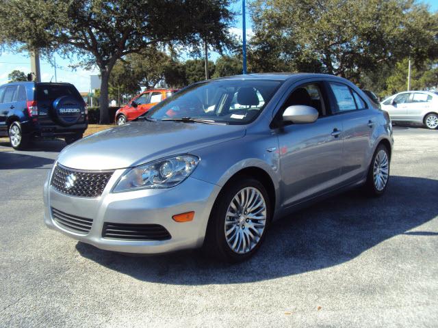 Suzuki Kizashi 2011 photo 1